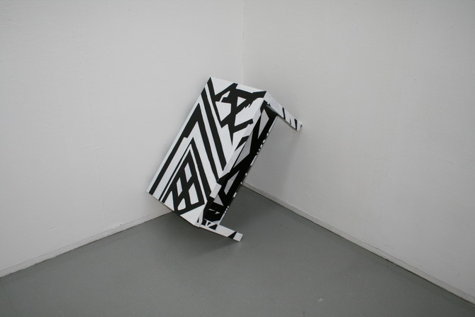 DAZZLE CAMOUFLAGE